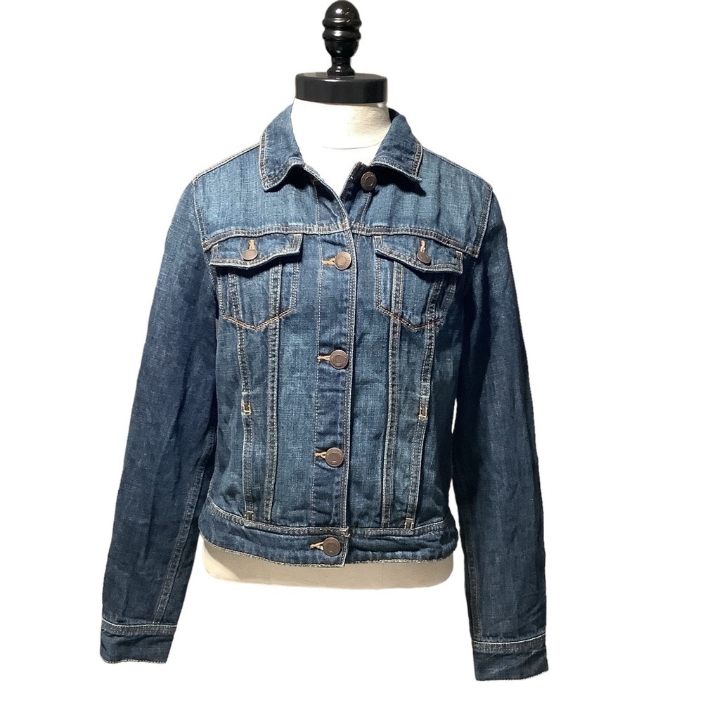 AMERICAN EAGLE Classic Medium Wash Denim Trucker Jacket Size S
